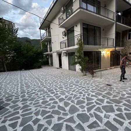 Borjomi Central Hotel ภายนอก รูปภาพ