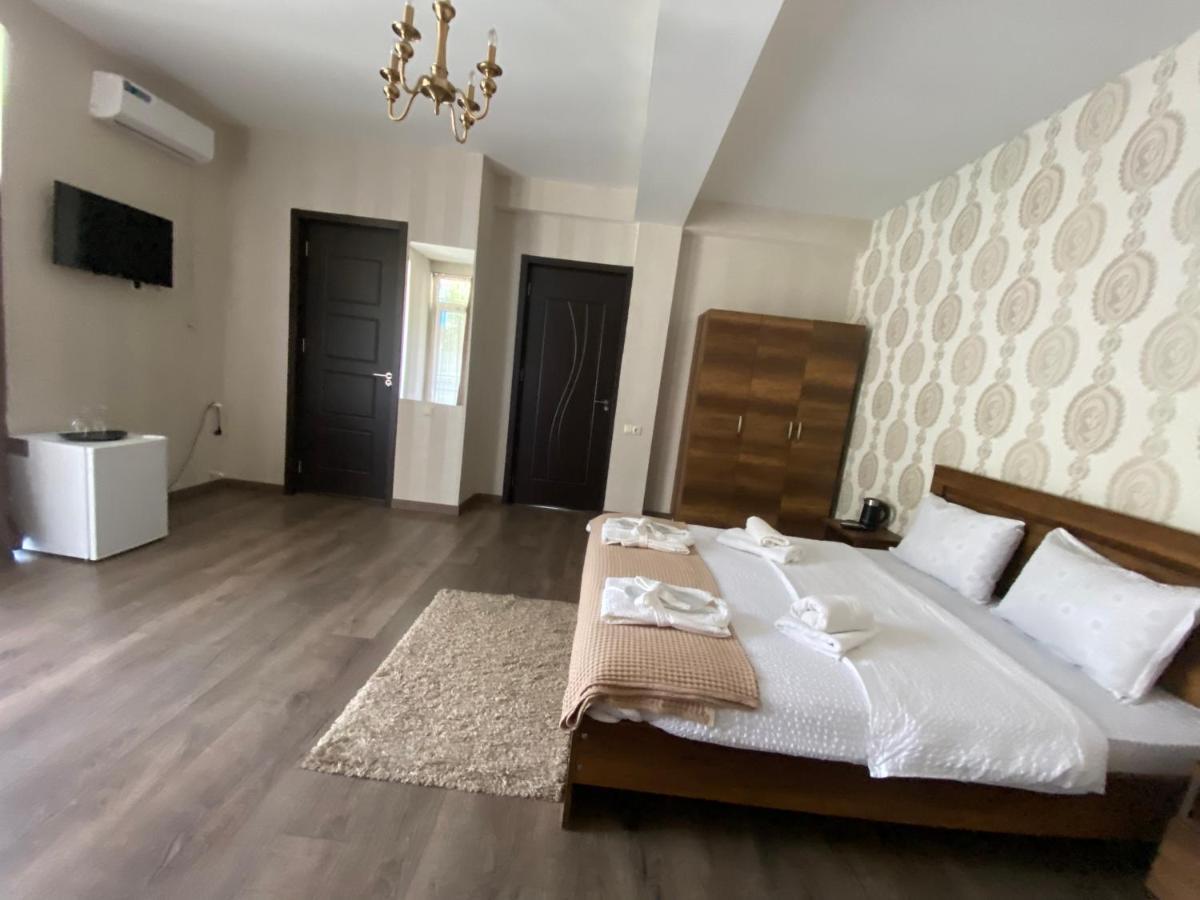 Borjomi Central Hotel ภายนอก รูปภาพ